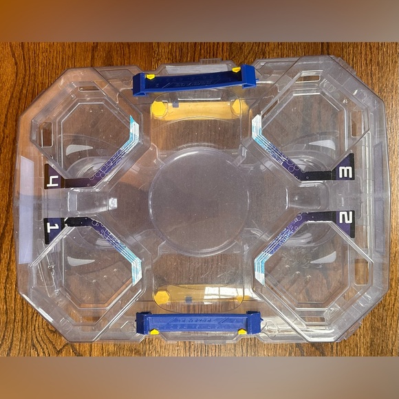 BEYBLADE BURST EVOLUTION SWITCHSTRIKE BATTLE TOWER - Picture 2 of 11